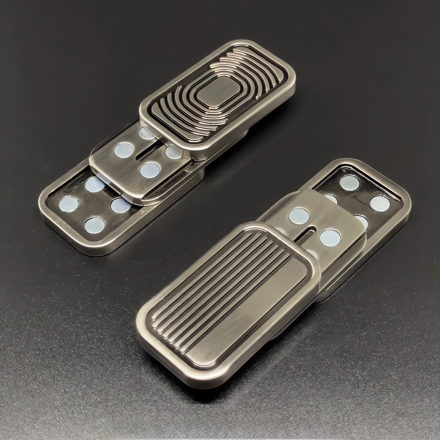 Cursore magnetico con triplo spinta, cursore magnetico per agitazione, giocattolo con cursore spingere ADHD a forma di fotocamera, pressione in metallo, clic su giocattoli agitati per alleviare lo fatica e l'ansia