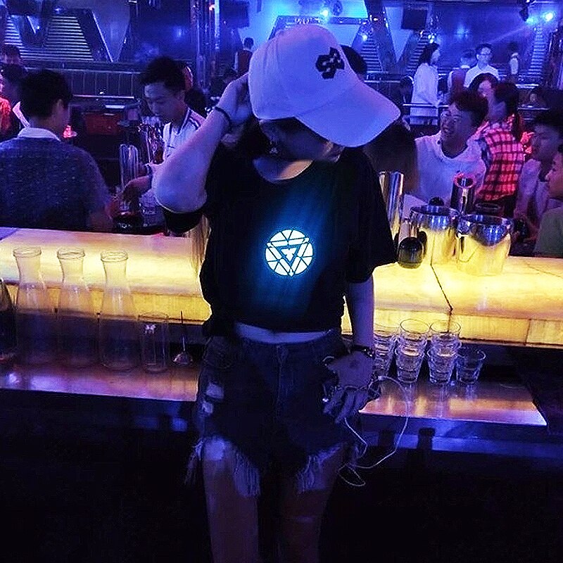 Kleding Schooltas Stickers Lichtgevende Gloeiende Speelgoed Voice-Activated Accessoires Spreken Heldere T-shirt Multi-Functie Music Control