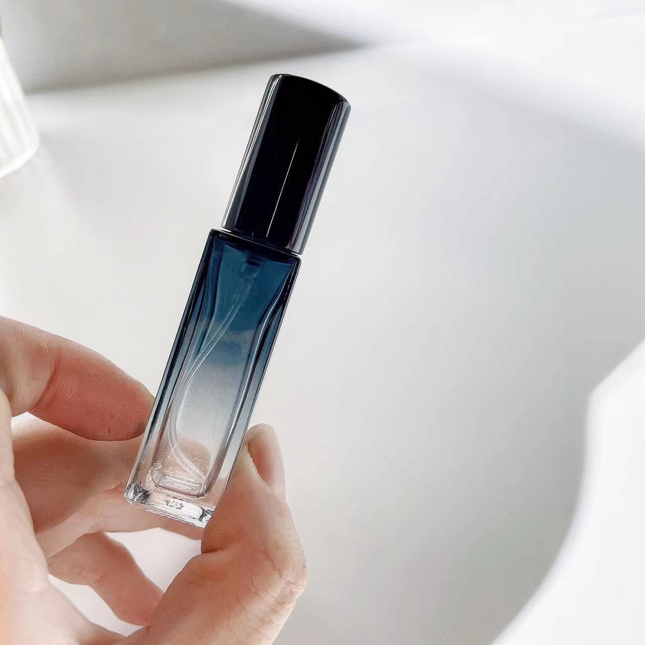 5Ml/10Ml High-End Parfumfles Vierkante Glazen Spuitfles Reizen Draagbare Monster Geurverstuiver Navulbare Container: Donker Kaki