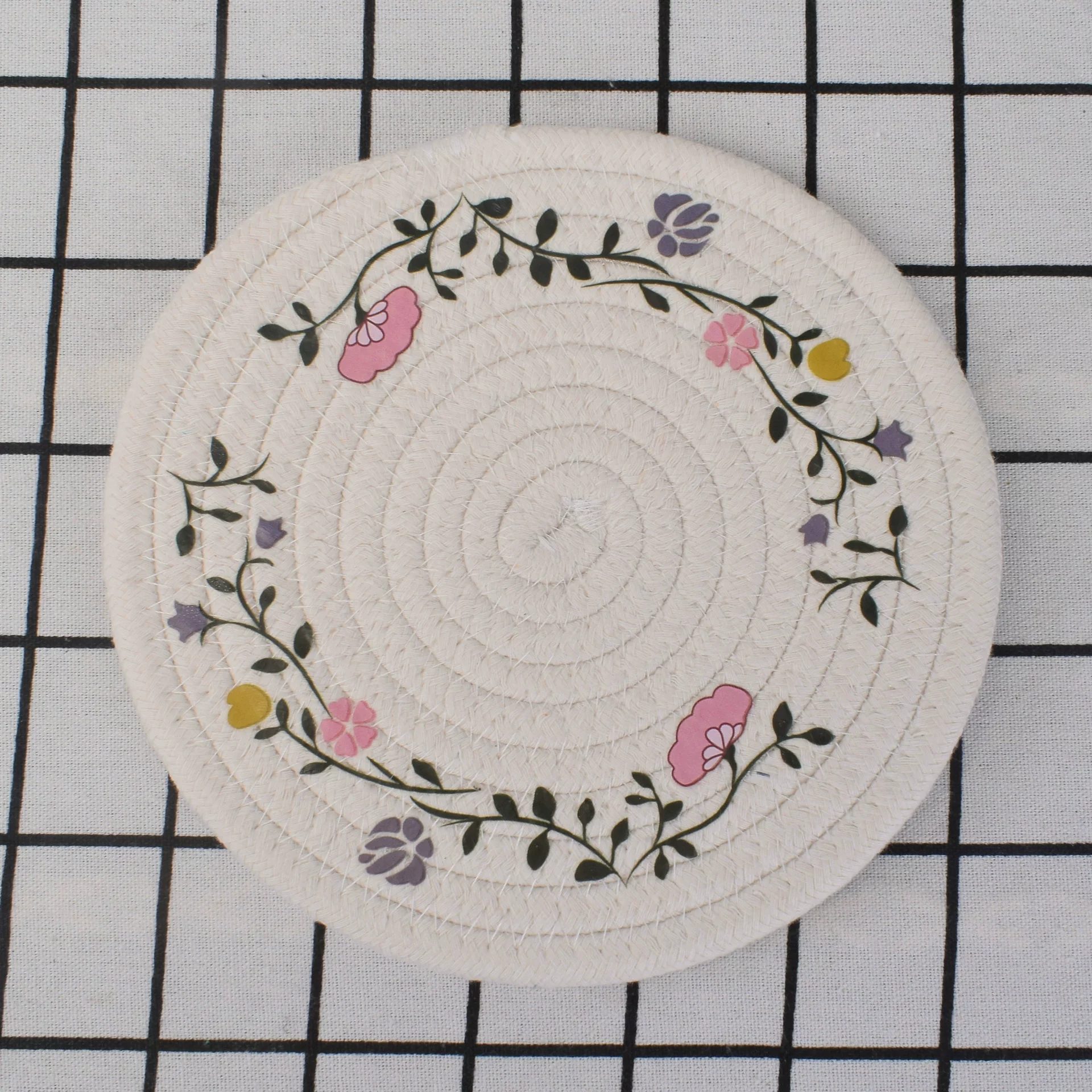 Round Boho Placemats Set of 2 Printed Cotton Rustic Table Place Mats Cute Woven Flower Farmhouse Dining Kitchen Table Mats: S / Red