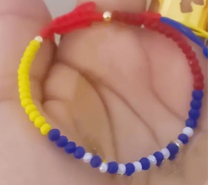 handmade Venezuela beaded bracelet, Venezuelan jewelry: cobalt violet