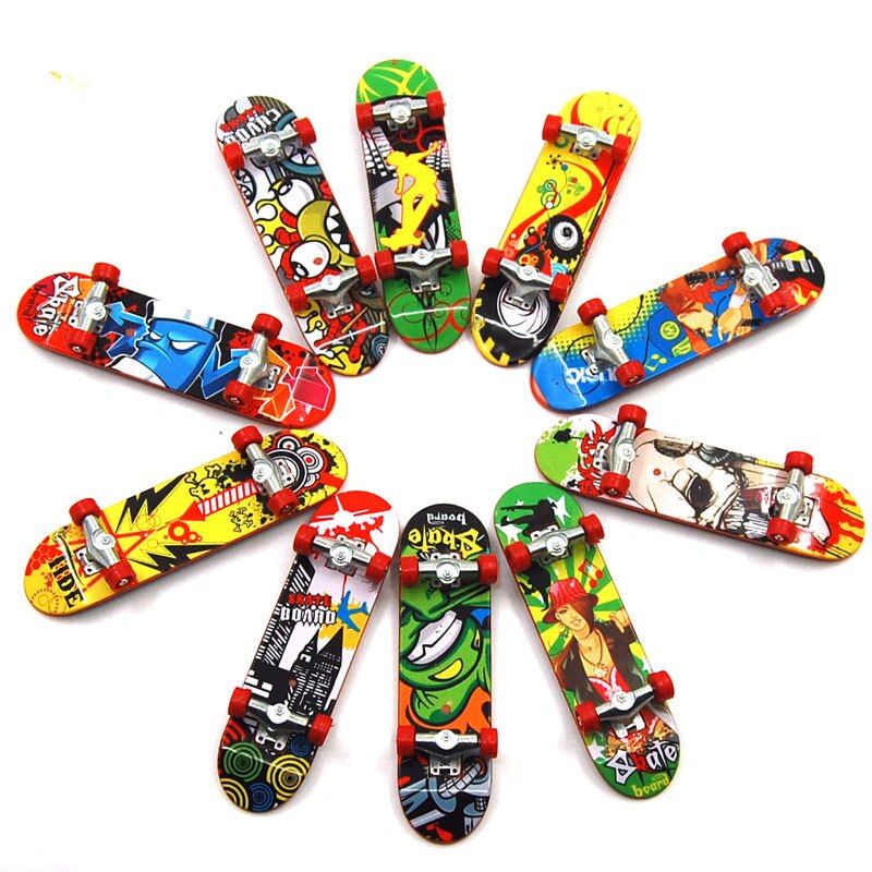 Søt fest favor barn barn mini fingerbrett gripebrett legert skate boarding leker tilfeldig: 10 stk