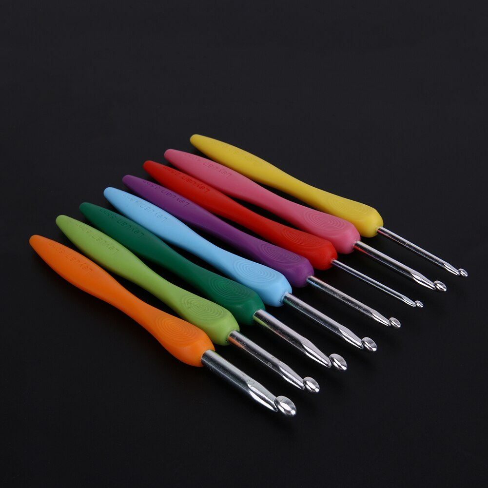 8pcs Crochet Hook Set Aluminum Ergonomic Crochet Needles with Colorful Soft Rubber Grip Cushioned Handle Needles