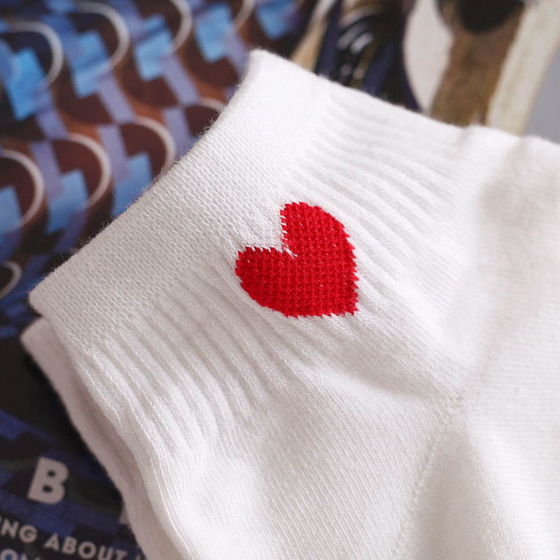 Moda Harajuku kobiety długie skarpetki bawełniane skarpety sportowe japońnarty nowość kocham serce wzór skarpetki Hiphop trwała bawełna fajne skarpetki
