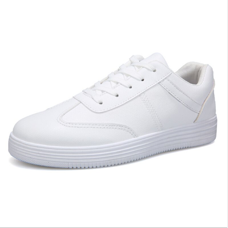 Män sneakers mjukt läder fritidsskor platt märke sneakers herr vita skor svarta plattor: Vit / 39
