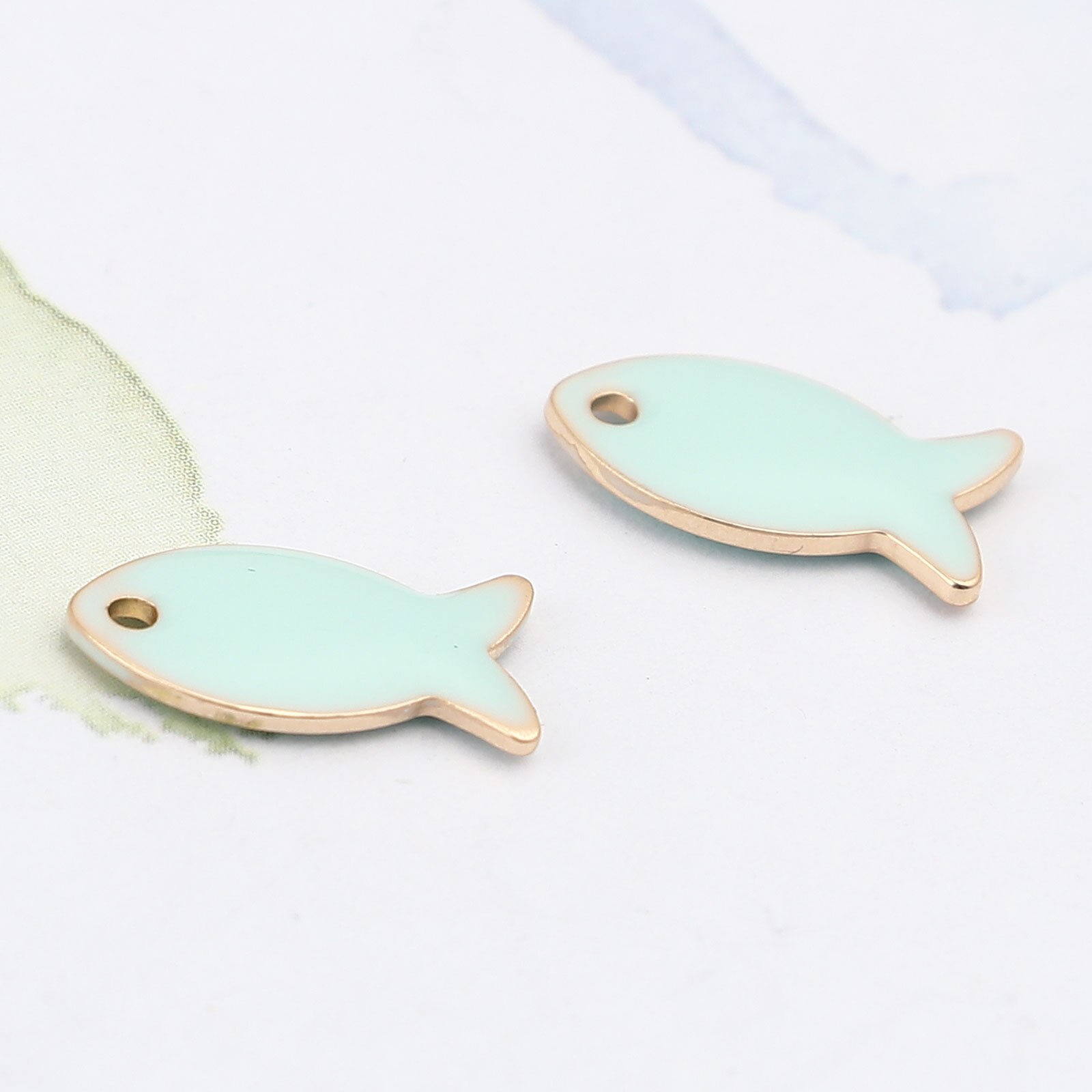 10PCs Copper Small Fish Enamelled Sequins Charms Pendant For Jewelry Making Findings Gold Color Setting Light Green 14mm x 8mm