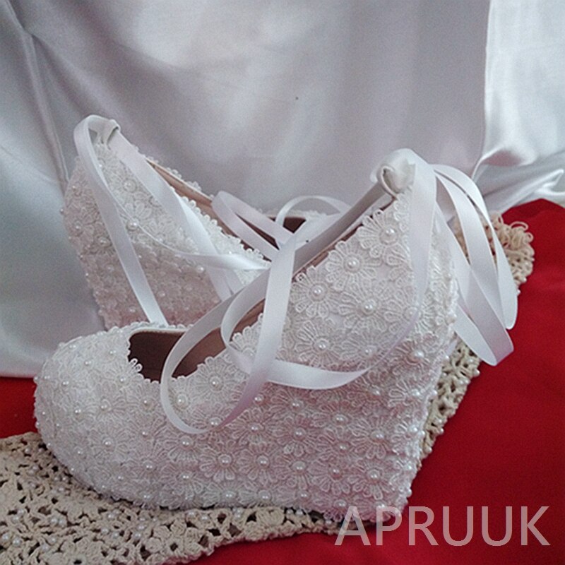 Plus size 41 42 super hoge 11cm wedges hakken off white kant bruidsschoenen bruid luxe handgemaakte parels bruidsavond feest pump