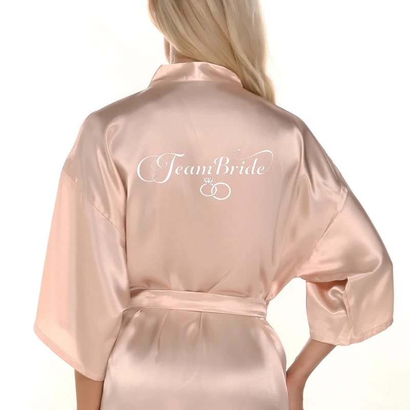 Champagne Badjas Bruid Satijn-Zijde Kimono Vrouwen Bruidsfeest Zus Team Moeder Douche Nachtkleding Bruidsmeisje Bruiloft Korte Gewaden: XXL / Goud