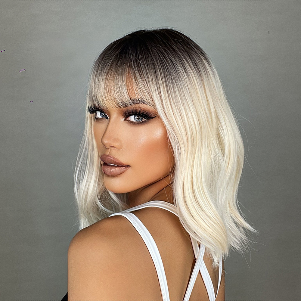 Pelucas sintéticas ombré marrón Rubio para mujer, pelo corto ondulado Bob con flequillo, onda corporal, Cosplay, Lolita, pelo Natural resistente al calor