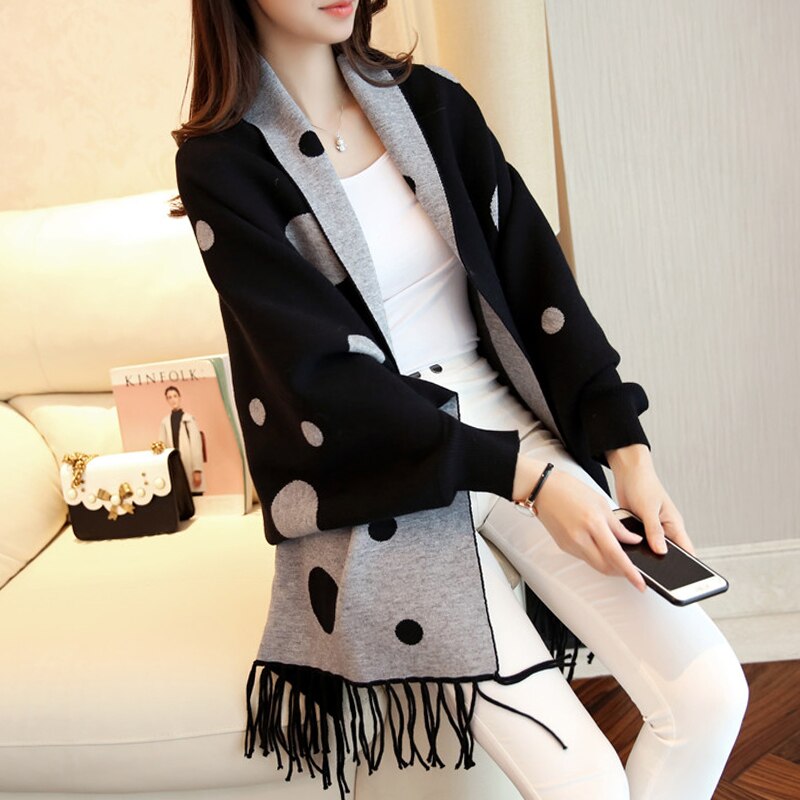 ZouoYYii Women's Vintage Spring Sweater Coat - V-Neck, Button, Pocket, Contrast Color, Long Sleeve Loose Knitted Cardigan Top Beige