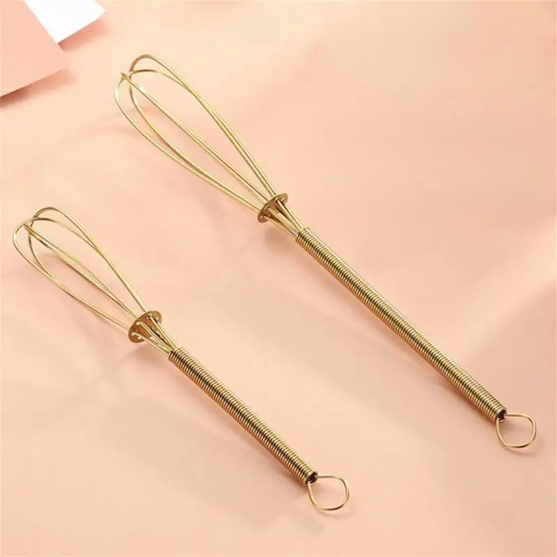 Crèmekleurige Vierkleurige Fijne Staaldraad Ophangende Verstevigingsring Kleine En Voortreffelijke Keukengereedschap Mini-Eierklopper