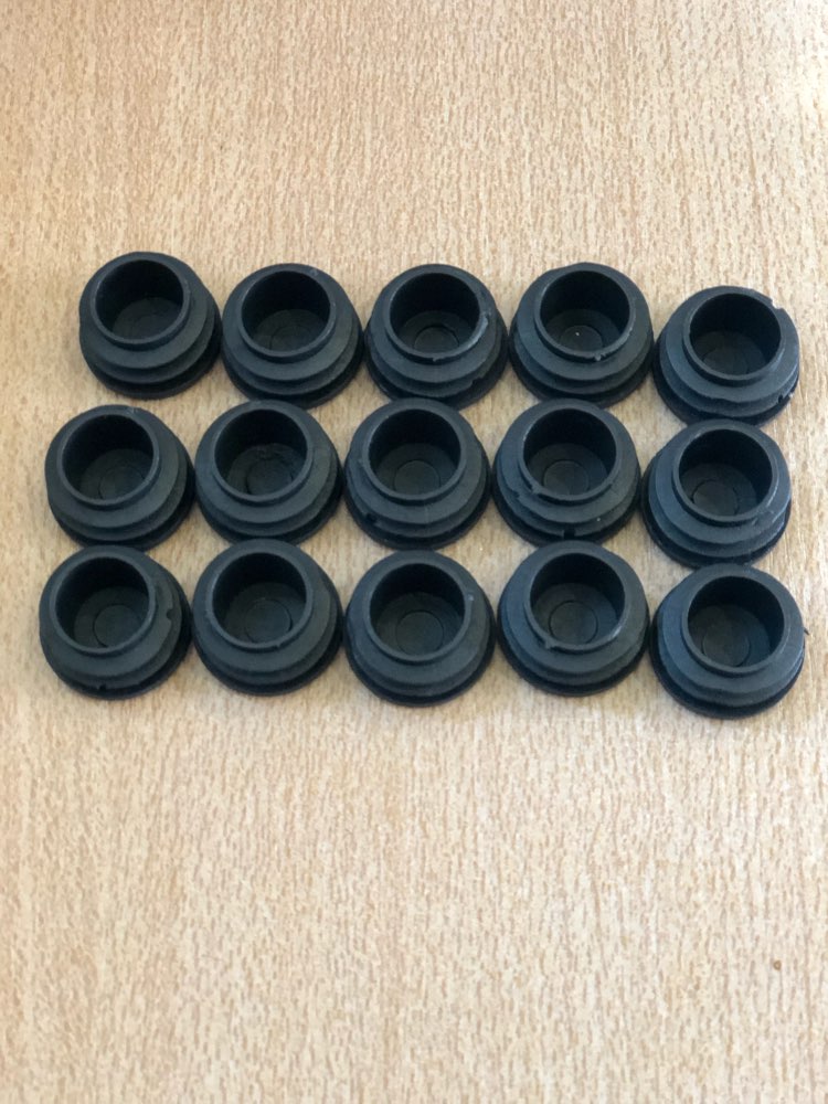 15 stycken stol bordsben ändplugg 25mm diameter runt plastinsatt rör