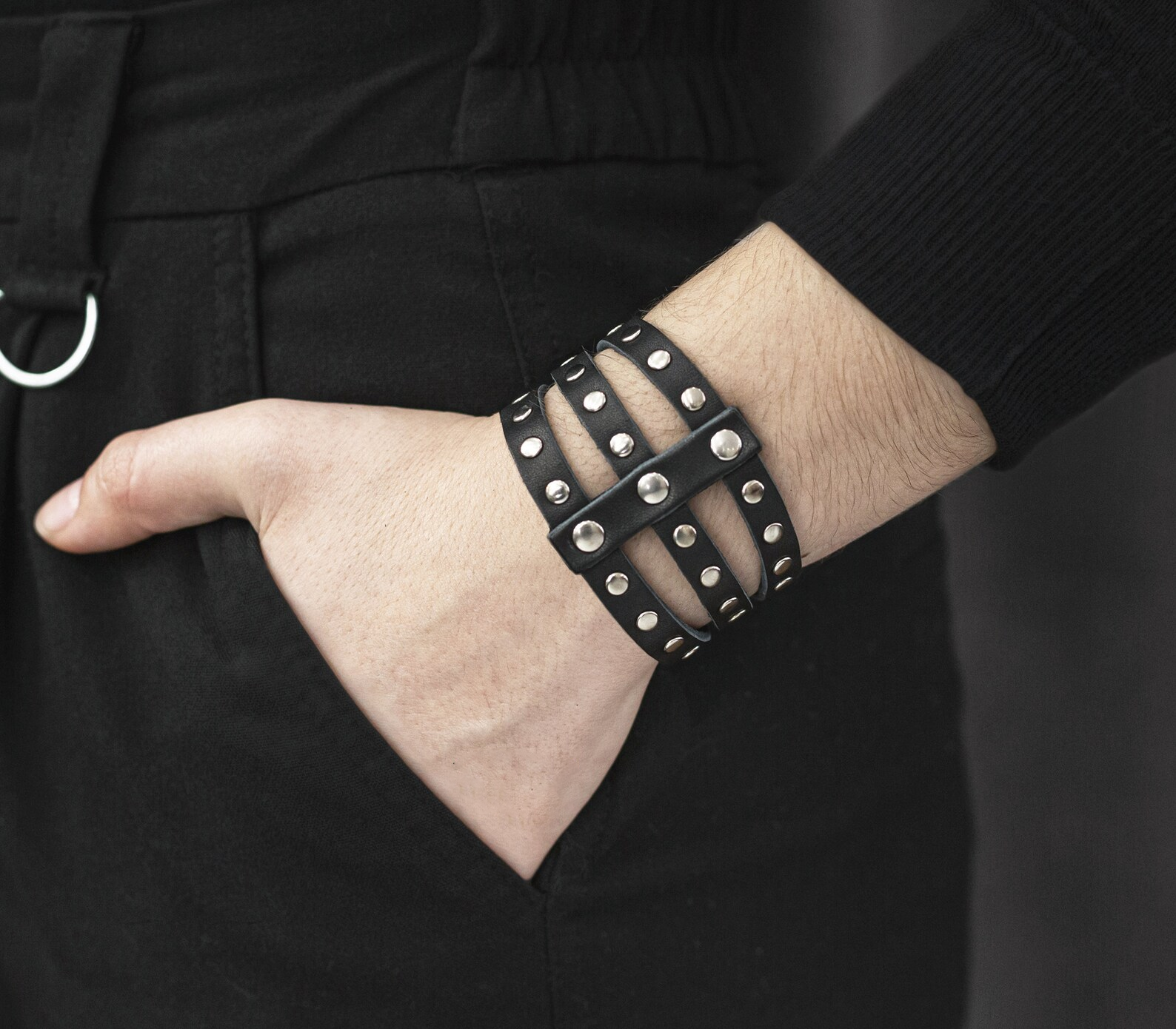 Vintage læderarmbånd armbånd manchet goth metal armbånd skjult spænde justerbar gothic punk armbånd herresmykker: Imiteret rhodineret