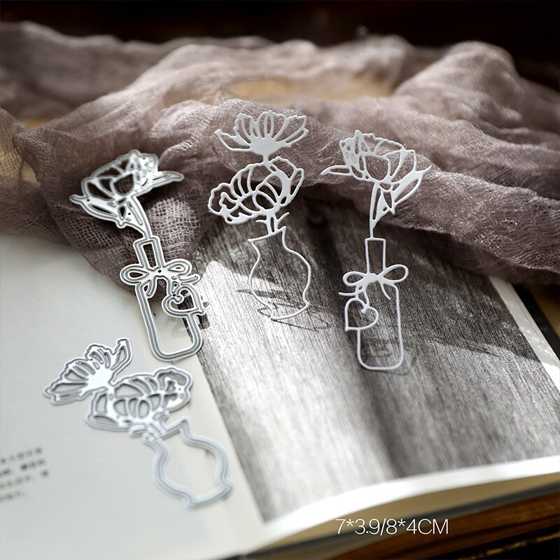 2022 Spring Lace Series Flower Frame Metal Cutting Dies Stencils for DIY Scrapbooking Decorative Embossing DIY Paper Cards: WD19