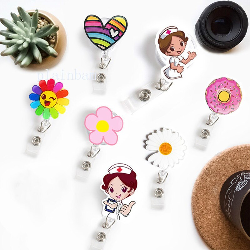 8 stk/parti akryl udtrækkeligt sygeplejerske-emblem rulle daisy love hjerte navnemærke id badge holder klip: Bland farve