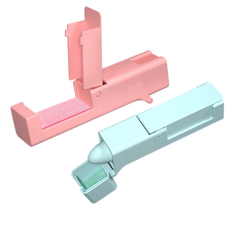 Protect The Small Artifact To Press The Door To Avoid bacterial Contact Household Gloves