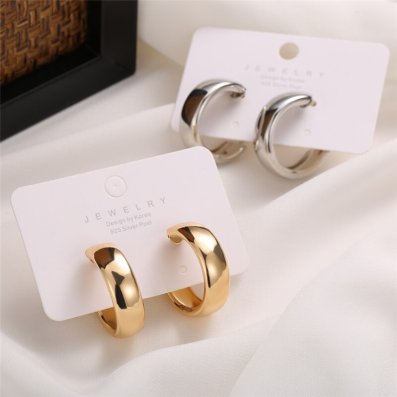 17KM Minimalistischen Gold Metall Geometrische Kreis C bilden Band Ohrringe Für Frauen modisch Hochzeit Runde Ohrringe Schmuck