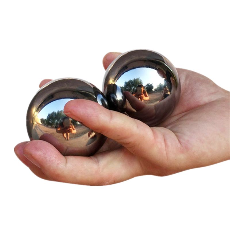 Een paar chinese gezondheidsballen baoding ijzeren bal massageballen voor handtherapie, oefeningen en stressverlichting
