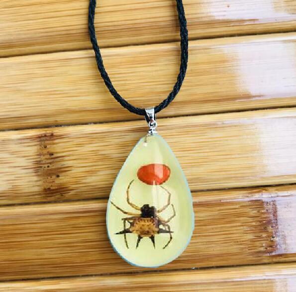 Resin Insect Charms Necklace Luminous Insects Amber Pendant Rope Necklaces Scorpion Ant Stalls Manufacturers: K6301-8