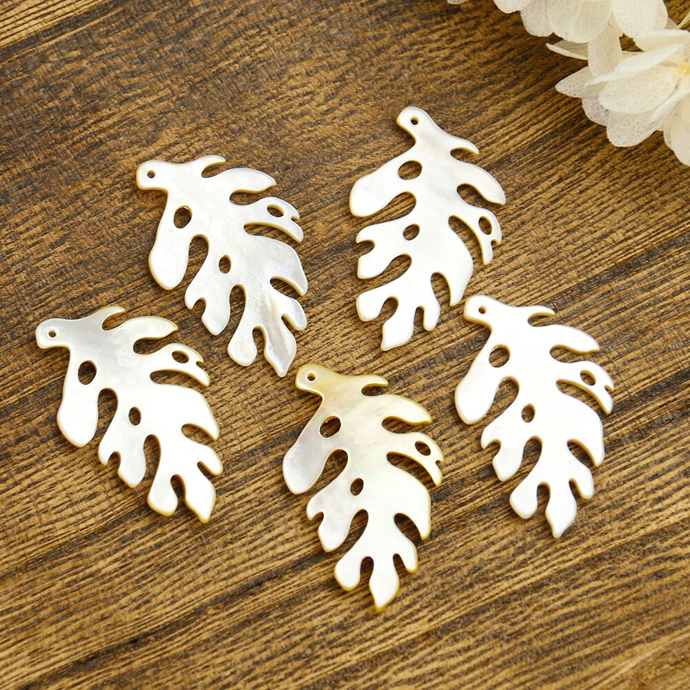2PCS Natural Yellow Mother of Pearl shell Hollow Leaf Brooch Pendant Necklace Jewelry Making Accessories