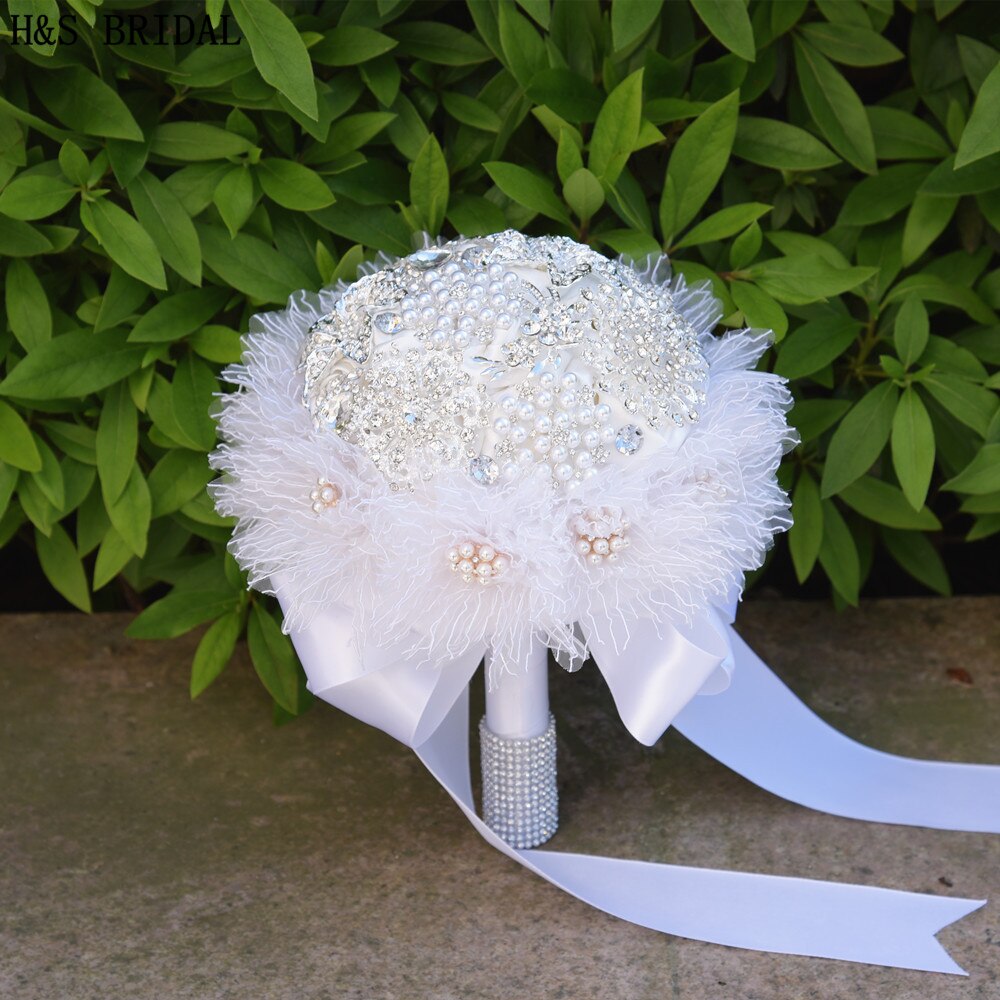 H&amp;S BRIDAL European Style White Lace Wedding Flowers Bridal Bouquets With Crystal Pearls Ramo Boda Bridesmaid Flower Bouquet