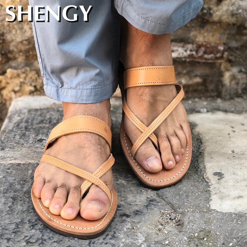 Män läder tofflor sommar herr platta sandaler casual grekiska utomhus strandskor sandaler retro romerska tofflor plus storlek 39-48