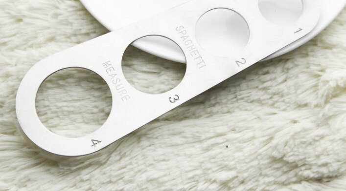 Stainless steel measuring tool spaghetti ruler 4 hole Western restaurant kitchen gadgets kitchen supplies noodle spaghetti ruler