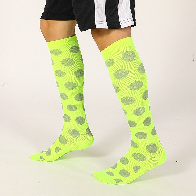 Brothock Paar Sport Socken Atmungsaktiv Feuchtigkeit Wicking Männer und Frauen Polka Dot Sport Knie Hohe Socken Kompression Strümpfe: Fluorescence / EUR 41-46