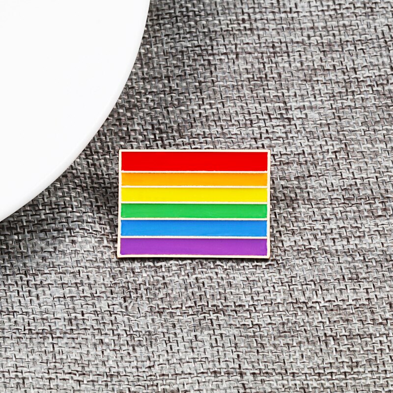 Kleurrijke Vlag Broche Creatieve LGBT Regenboog Banner Emaille Pins Cartoon Metalen Revers Pin Lesbische Gay Pride Badge