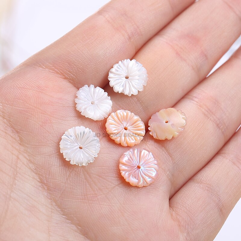 10 Pz/lotto Naturale Bianco Nero Rosa della perla della Margherita Del Fiore della Rosa Branelli Allentati Borsette Monili Che Fanno 8 millimetri-18mm Decorazioni regali