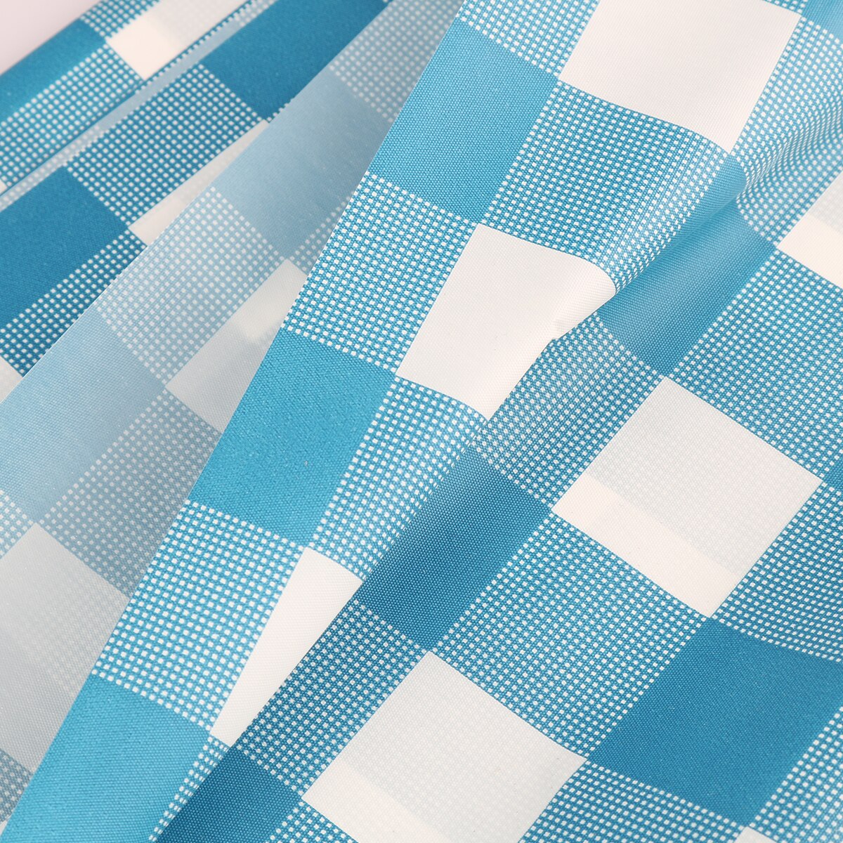 D&Z Blue Plaid Disposable PE Plastic Tablecloth Rectangular Table Cover
