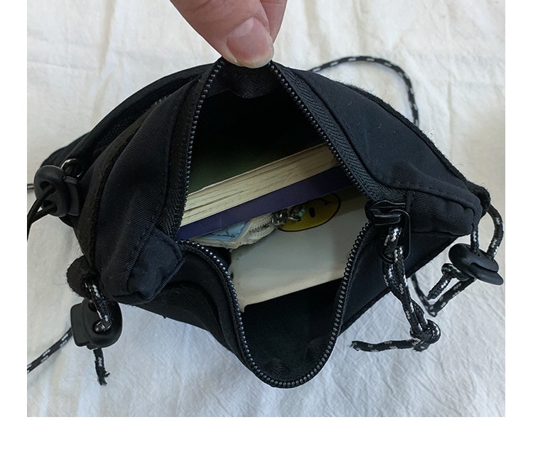 Harajuku Style Women Shoulder Bag Black Grid Small Messenger Bags for Girls Trendy Students Nylon Small Crossbody Bag