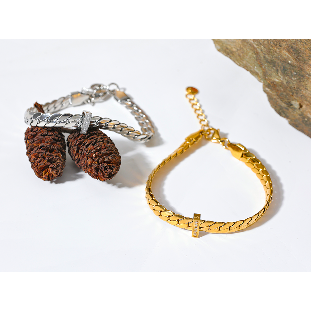 Yhpup Hochwertiges 18K vergoldetes kubanisches Ketten-Edelstahl-Armbinde mit Zirkon-Erklärung, schicker, modischer, wasserdichter Schmuck