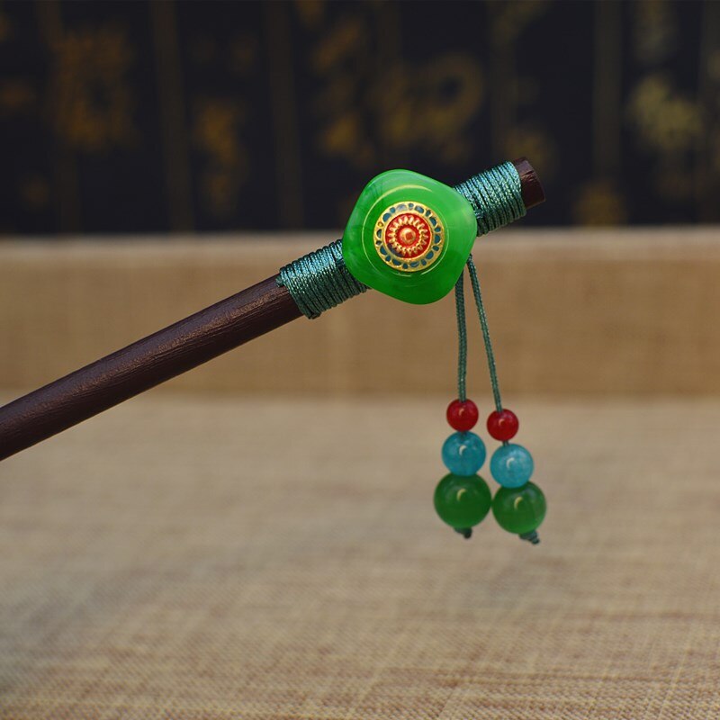 Palazzo Cinese dell'annata di Abbigliamento Ornamento Tornante Nappe di Stile Antico Fatto A Mano Acrilico Avvolto intorno ai Fiori Tornante Classe: Grassland verde