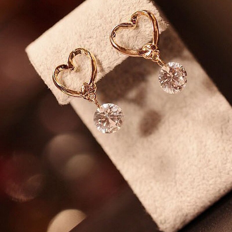 Eenvoudige Imitatie Parel Liefde Hart Oorbellen Voor Vrouwelijke Temperament Stud Oorbellen 2024 Trendy Elegante Mode Bruiloft Sieraden: Silver Plated