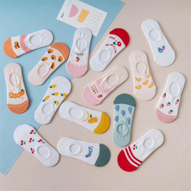 Novedad en calcetines cortos estampados de fresa y plátano para mujer, calcetines de frutas Kawaii, zapatillas medias invisibles de algodón para mujer, calcetines cortos