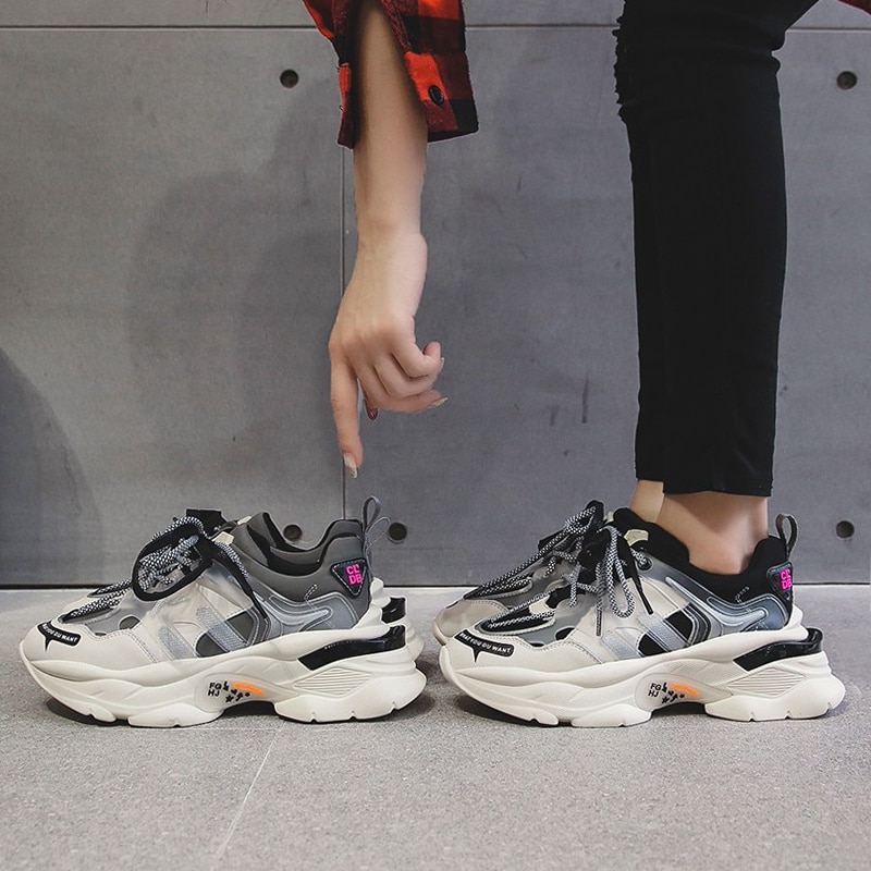 Ins sneakers kvinner trendy chunky dad sko lisser platåsko farge matchende cross-bundne joggesko tenis chaussures 35-43