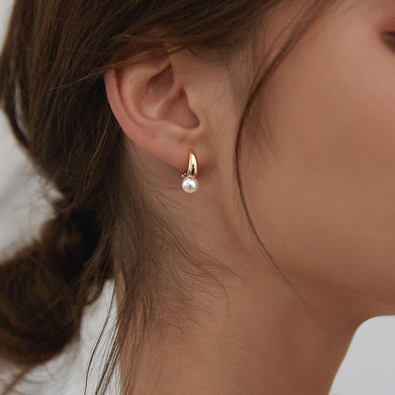 Pendientes de aro pequeños con perlas para mujer, aretes pequeños minimalistas, Color dorado, 2022