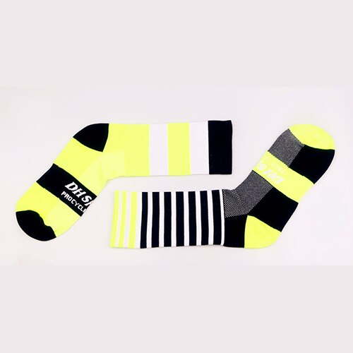 UGUPGRADE Sport Socks Woman& Man Cycling Socks Bike Socks Calcetines de Bicicleta: BlackYellow / L