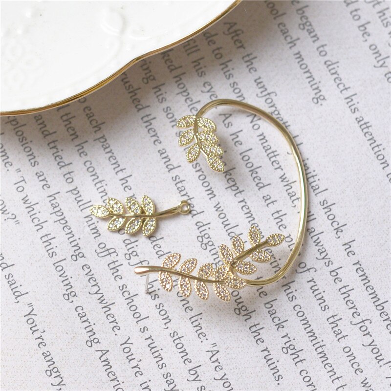 AOMU Canada Olive Branch Ear Clip Earrings Zircon Leaves Freshwater Pearl Elf Ear No-Pierced Earrings for Women Girl Jewelry