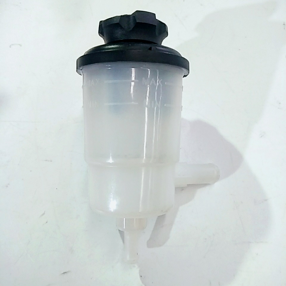 Auto Replacement Parts Brake System oe Number 57201-4A600 for JAC Refine Power oil cup Without hose