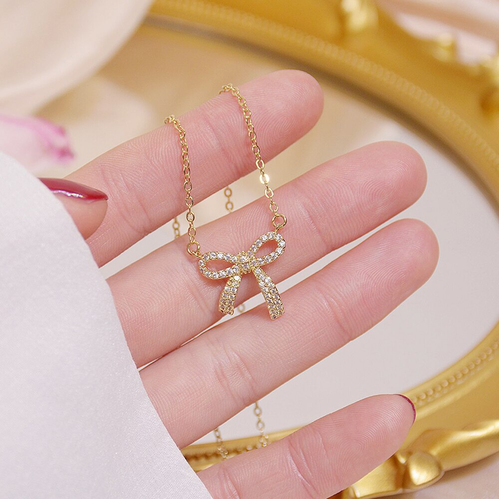 Romantic Charm Brilliant CZ Bowknot Lady Necklace 14k Real Gold Super Shining Zircon Clavicle Rope Charin Stylish Kolye