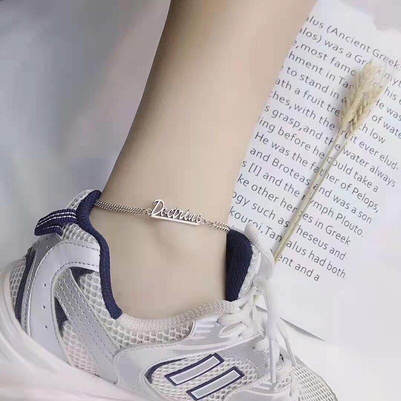 Trendige damen-fußkettchen mit horizontalem buchstaben, markenlogo,  s925 stück, sterlingsilber, original-markenschmuck, exquisit