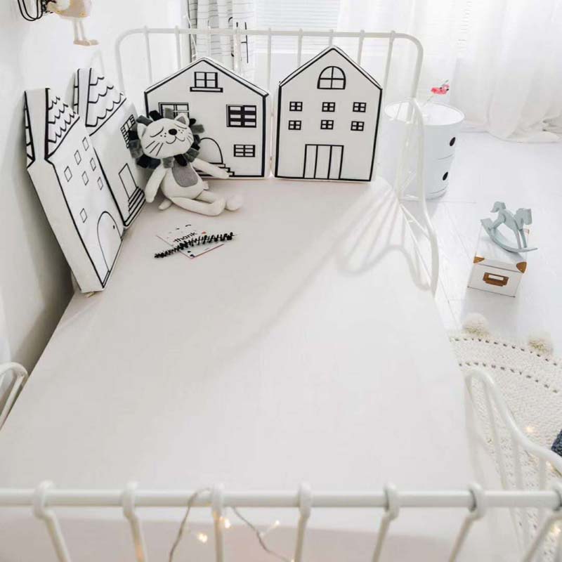Krybbe kofanger baby seng jernbane kofangere børnehave anti-kollision hegn vugge sikkerhed bomuld hus form krybbe kofanger: Hvid