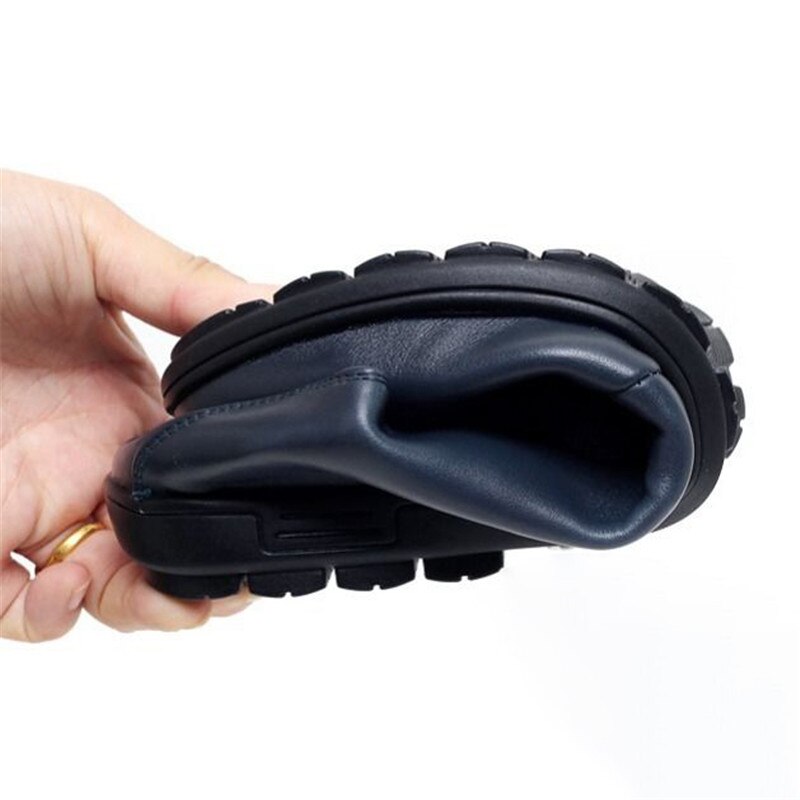 Herrekjole sko skinn menn fritidssko luksusmerke herre loafers mokkasiner pustende slip på svarte kjøresko