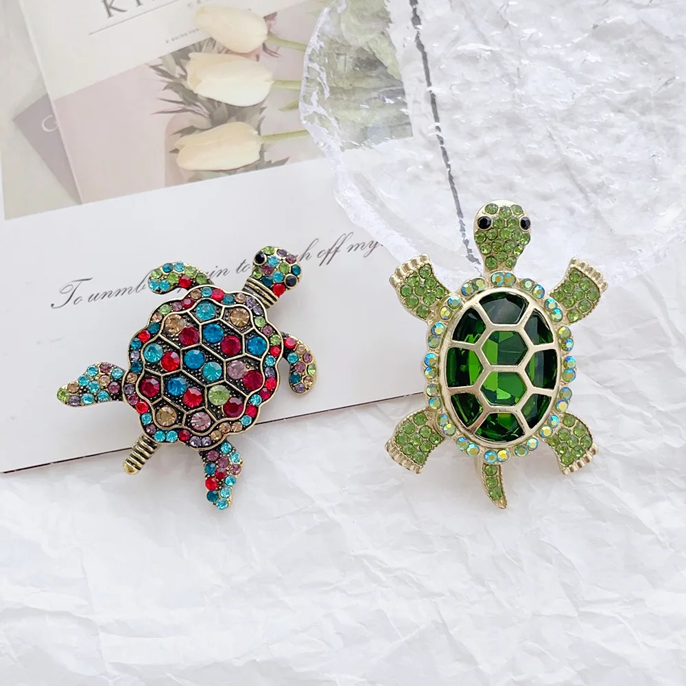 Crystal Turtle Brooches Vintage Metal Lapel Pin for Women Hat Scarf Backpack Badge Marine Animal Protection Souvenirs