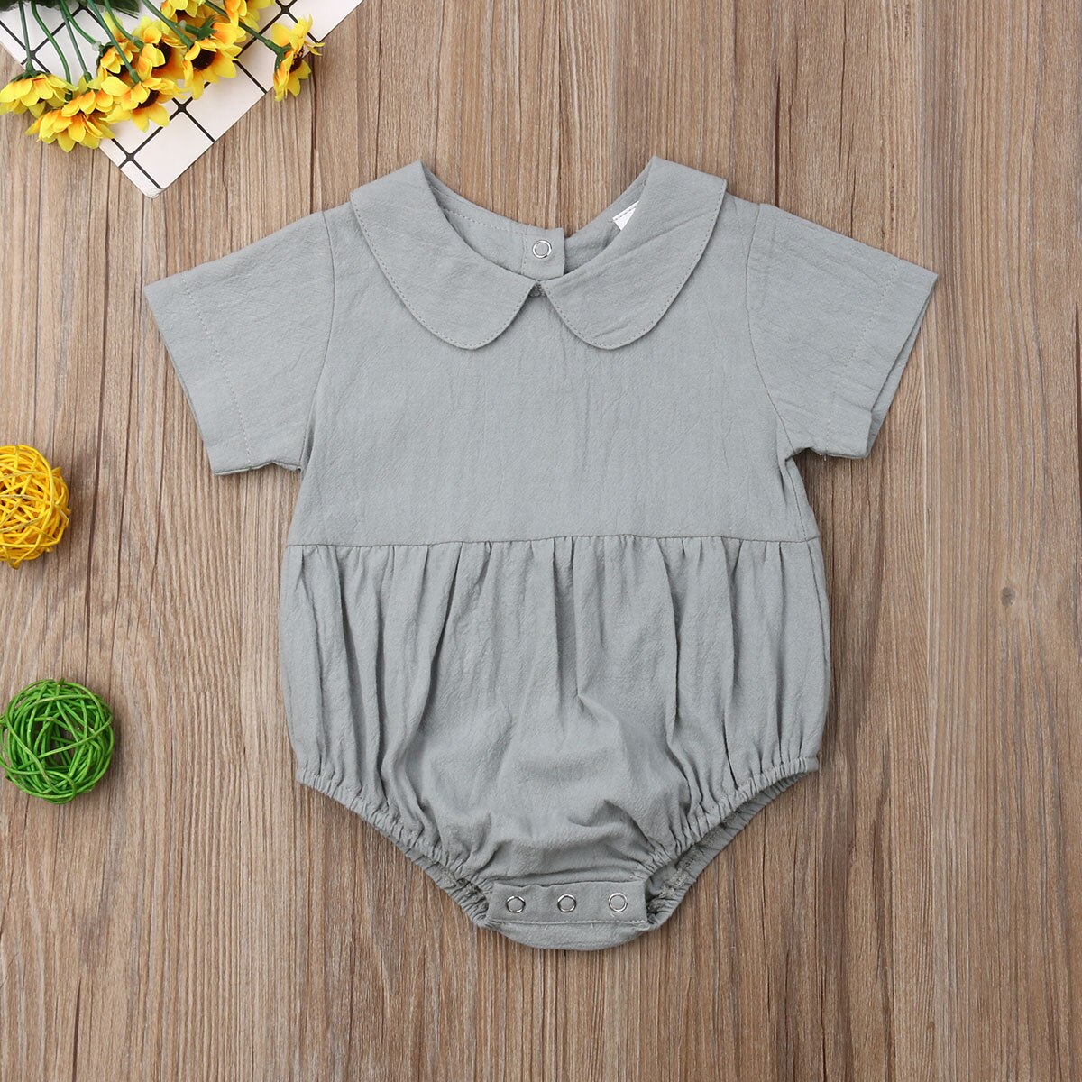 2019 nuovo Sveglio di Estate infantile Del Bambino Dei Ragazzi Delle Ragazze Body E Tutine Solido Collare Del Peter Pan di Tute E Tute Da Palestra Abiti Vestiti di Estate