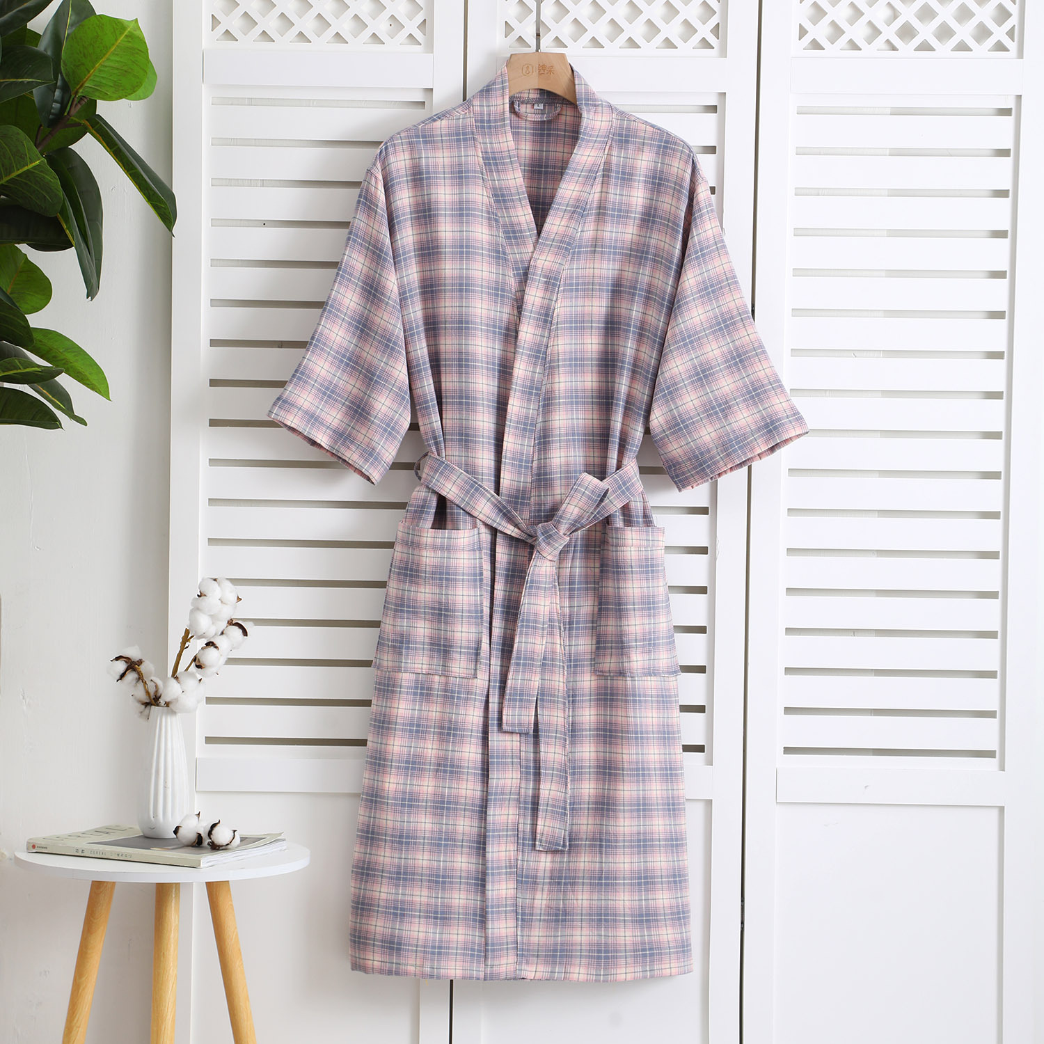 Albornoz de gasa de una sola capa de algodón con a cuadros para parejas, batas finas absorbentes para primavera y verano, ropa de casa Yukata, batas de Hotel: L / Lavanda