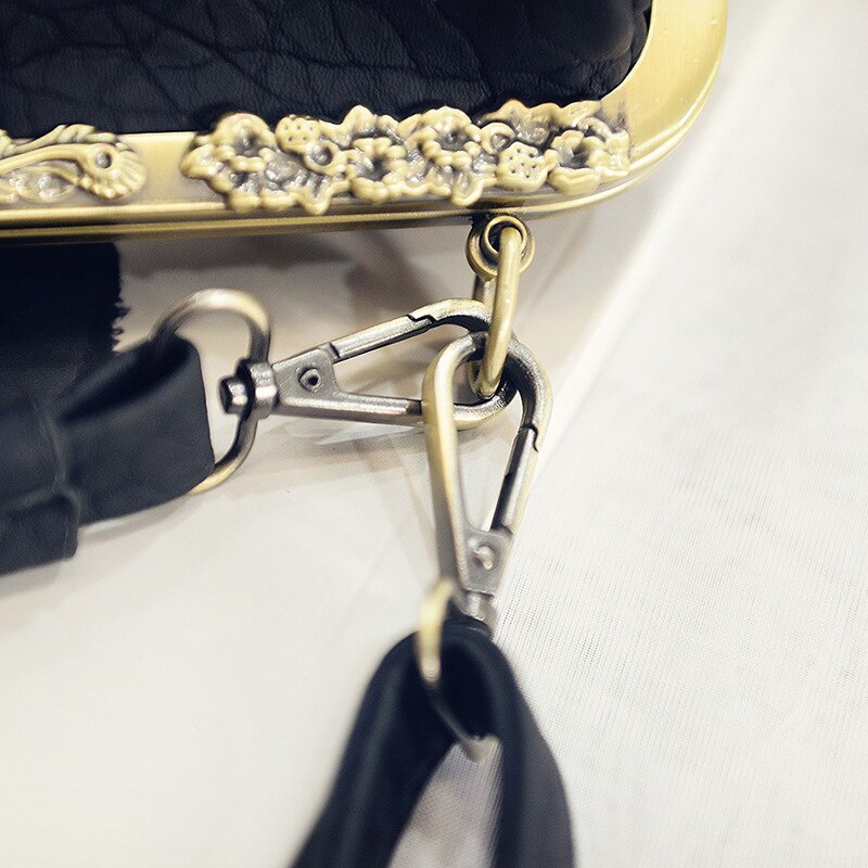 Vintage Taschen Für Frauen Retro Aushöhlen Kuss Schloss Einzigartige Schulter Kreuz Körper Handtasche Abend Tasche PU Leder