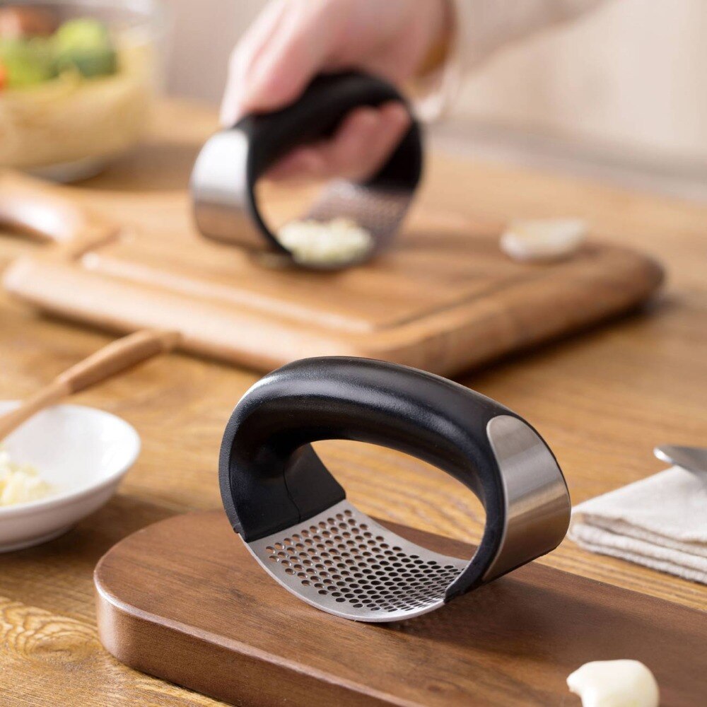 1PC Roestvrij Staal Handmatige Presser Ring Knoflookpers Crusher Ginger Squeezer Stamper Kichen Accessoires